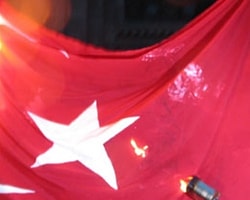 Erivan’da Türk Bayrağı Yakıldı