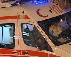 Ambulansa Tekme Attı