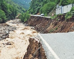 Trabzon-Gümüşhane Karayolunda Heyelan