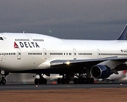 Bomba İhbarı Uçak İndirtti