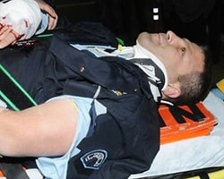 İzmir'de Polise Satırlı Saldırı: 3 Yaralı