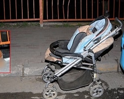 Bebek Arabasıyla Karısının Cesedini Taşıyordu