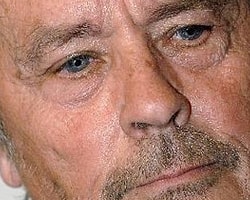 Alain Delon Hastaneye Kaldırıldı