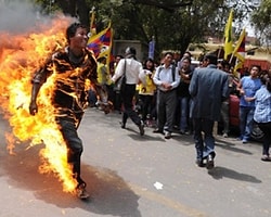 Tibetli Jampa Yeshi Çin'i Protesto Etmek İçin Kendini Yaktı