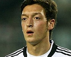 Mesut Özil'den İnce İşçilik