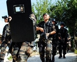 Hakim Ve Savcıya Silahlı Saldırı