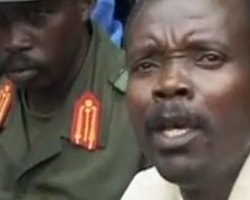 "Kony 2012": Halk suçluyu işaret ediyor