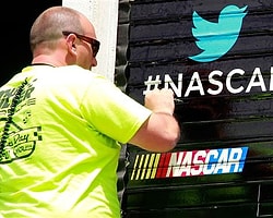 Twitter İlk TV Reklamıyla Yeni Hashtag Sayfalarını Tanıttı