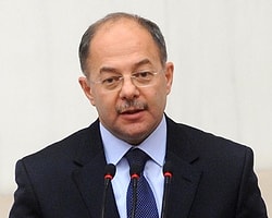 Sağlık Bakanı İran'da