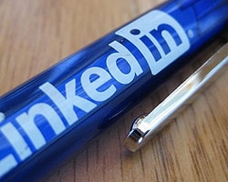 Twitter ve LinkedIn Yollarını Ayırdı