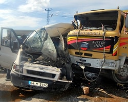 Ağrı'da Trafik Kazası: 13 Ölü