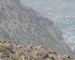 PKK Şemdinli'de 1 Dakikalığına Bez Parçası Salladı