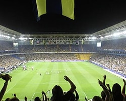 Fenerbahçe Taraftarı Görevini Yapıyor