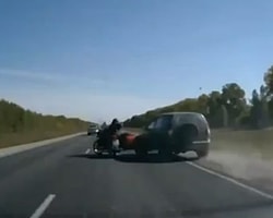 Olan motosikletliye oldu