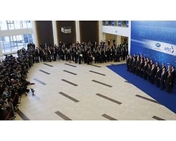 Apec Liderleri Yerel Kıyafetsiz Aile Fotosu Çektirdi