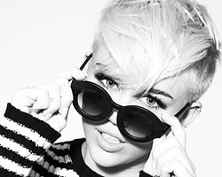Miley Cyrus’dan Tasarımcılara Davet!