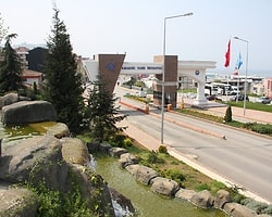 Kampüs Öğrenci Araçlarına Kapatıldı