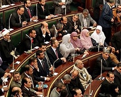 Mahkeme Feshetti Mısır Meclissiz Kaldı
