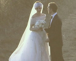Anne Hathaway'in Gelinliği Valentino