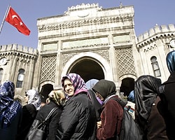 Üniversiteli Muhafazakârların Sayısı Arttı