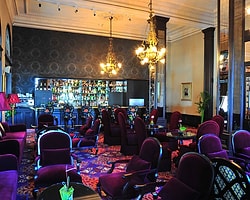 Kargalar Kafeste Yarın Orient Bar'da