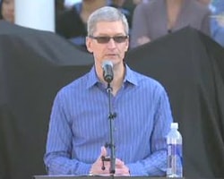 Tim Cook, Steve Jobs'u Anmak İçin Kısa Bir Mesaj Yayınladı