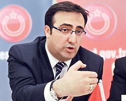 Ağlaya Ağlaya Türkiye'ye Gelecekler