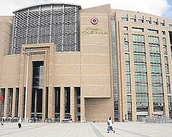 Adliyede Bomba Paniği