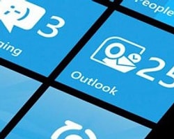 Zte'den Dev Ekranlı Windows Telefon