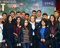 Sergi Gezmek İçin Sergi Açtılar