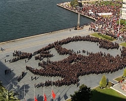 Büyük Önder Atatürk'ü Anıyoruz