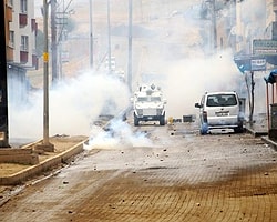 Cizre'de mitinge saldırı