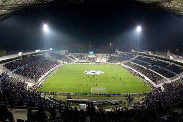 8. Türkçe dublajlı izleyen Vodafone Park’dır, altyazılı izleyen İnönü Stadyumu.