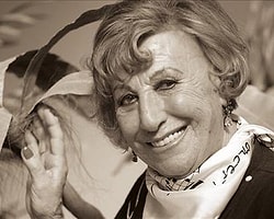 Müzeyyen Senar Hastaneye Kaldırıldı