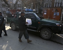 Afganistan'da Kadın Polis Nato Askerini Vurdu