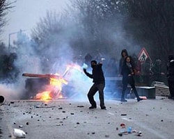 Yıldız Teknik Üniversitesi Rektörü: Molotof Atma Twit At