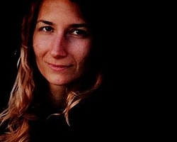 “Dünya Dönüyor”: Zeynep Heyzen Ateş