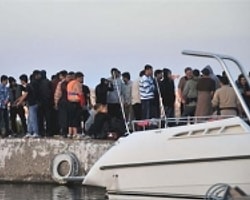 Bindikleri Bot, Batmak Üzereyken Kurtarıldılar