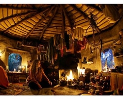 Hobbitler Gibi Yaşıyor