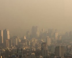 Tahran'da Yine Hava Kirliliği Tatili
