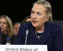 Clinton İşbaşı Yapıyor