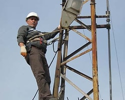 Evrensel Gazetesi
- Elektrik Akımına Kapılan Tedaş İşçisi Yaşamını Yitirdi