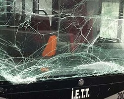 Metrobüs Yolunda Korkutan Kaza