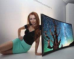 Samsung'dan Dünyanın İlk Kavisli Oled Tv'si!