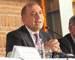 'AKP Baskıyla Ak Parti Oldu'