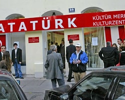 Viyana'da Atatürkçü Düşünce Derneği Kundaklandı