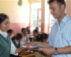 Öğretmene Kırık Not Dayağı