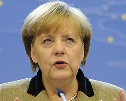 Merkel, Nazi Döneminin Unutulmamasını İstedi!