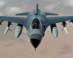 Adriyatik'te ABD F-16'sı Kayboldu