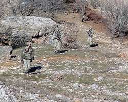 Mehmetçik PKK'lı İzi Sürüyor
